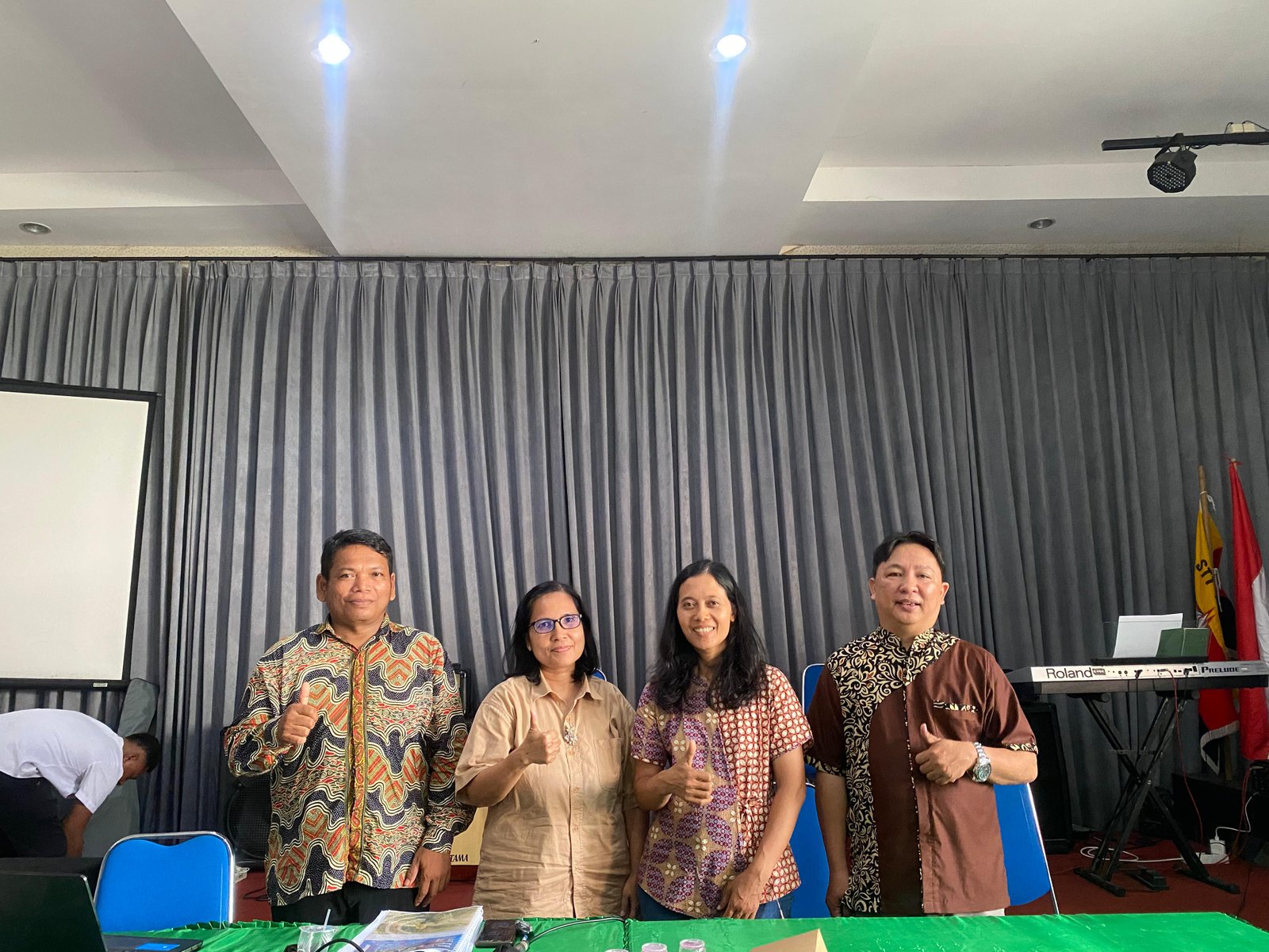 Mahasiswa STT Yestoya berpartisipasi dalam kegiatan kampus